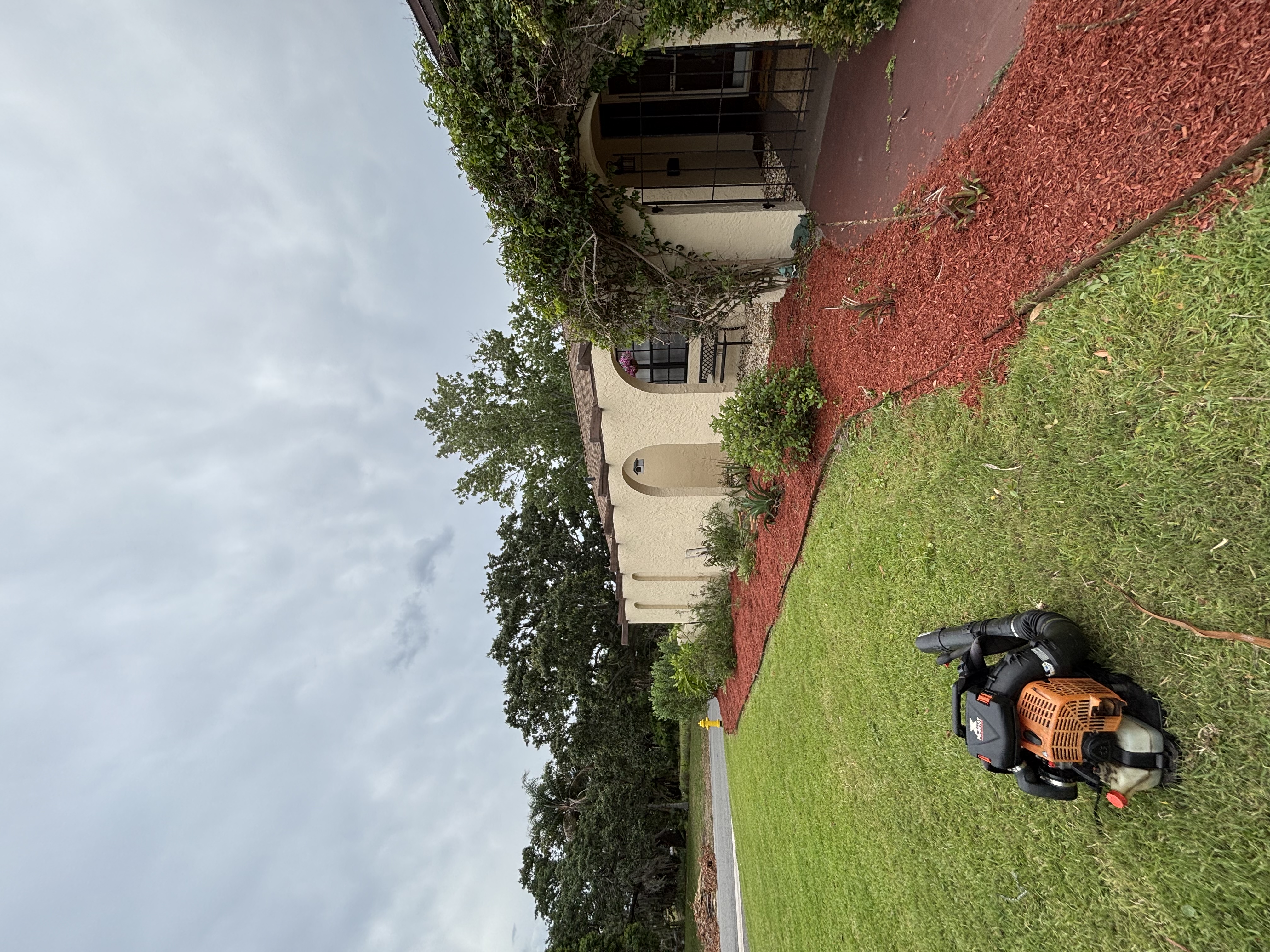 Mulch installation and landscape bed maintenance in Melbourne FL